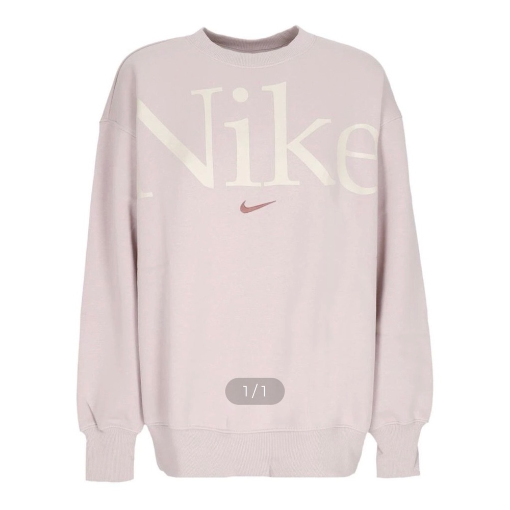Nike Women’s Crewneck Sweatshirt in Light Pink